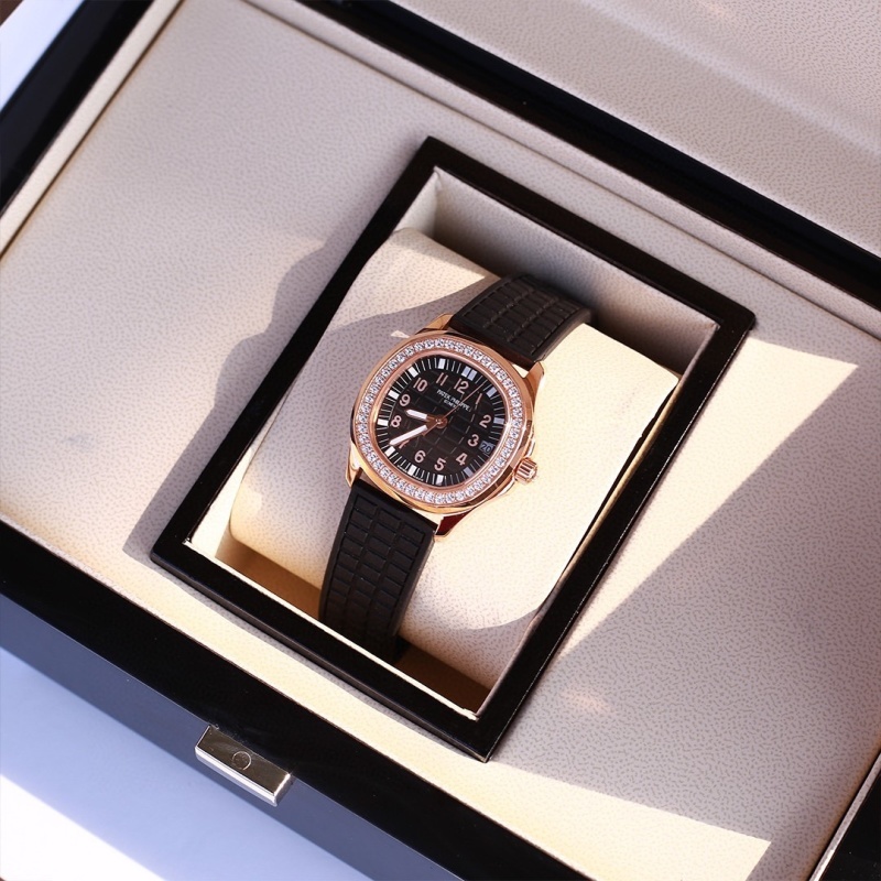 Watch0580