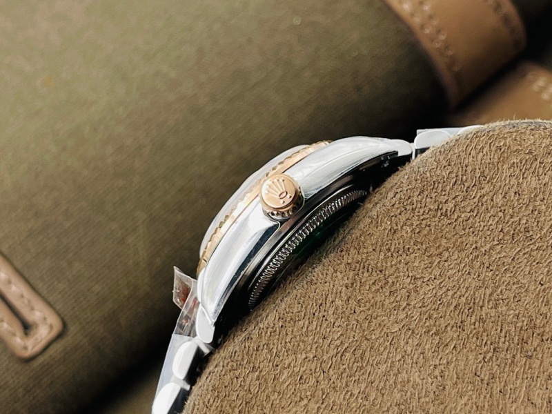 Watch0659