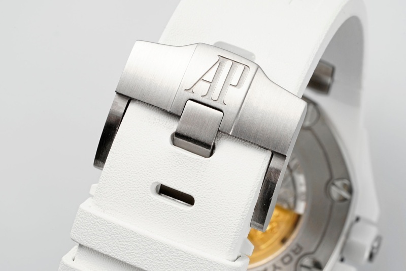 Watch0537