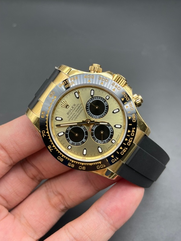 Watch0079