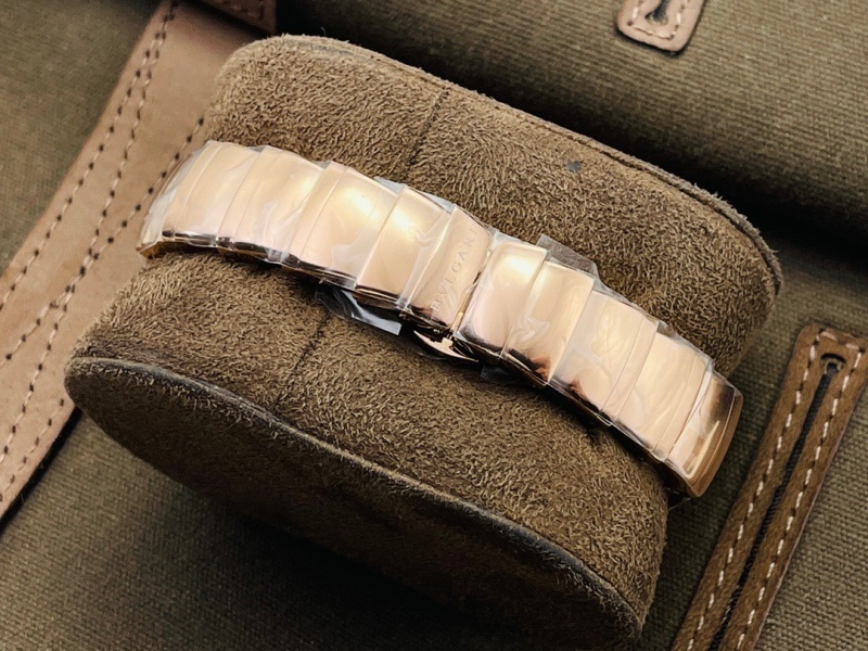 Watch0393