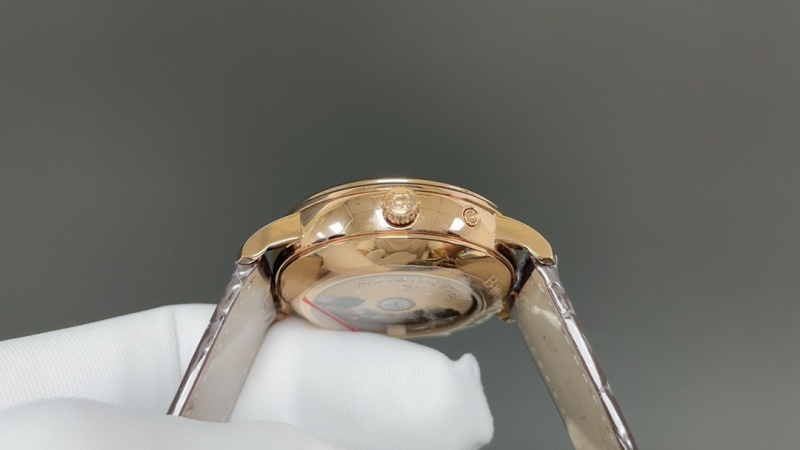 Watch0593