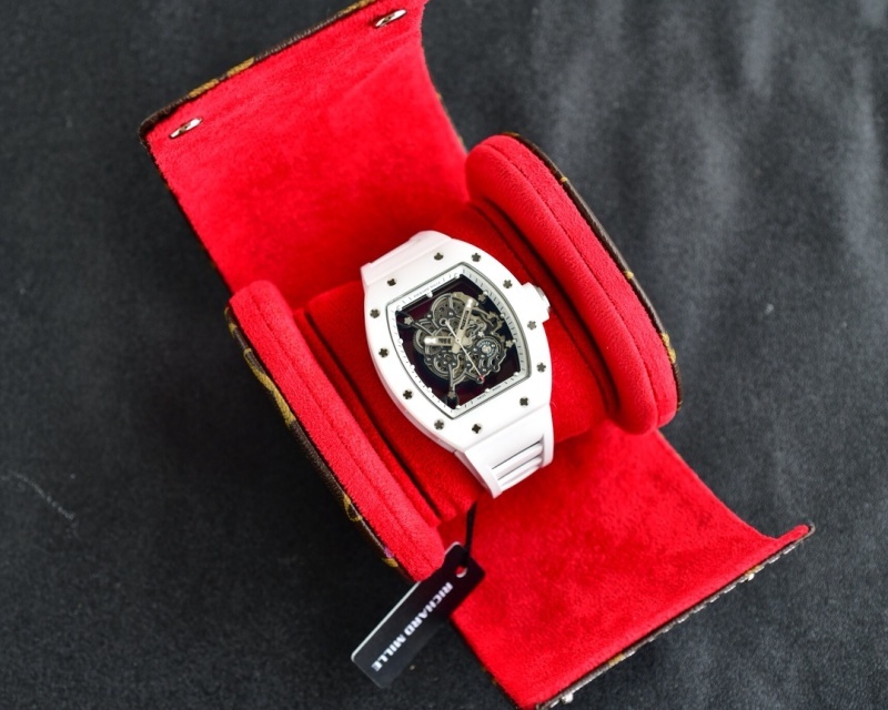 Watch0255