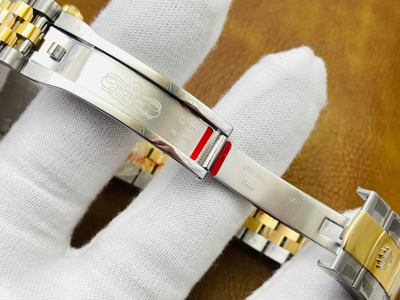 Watch0658