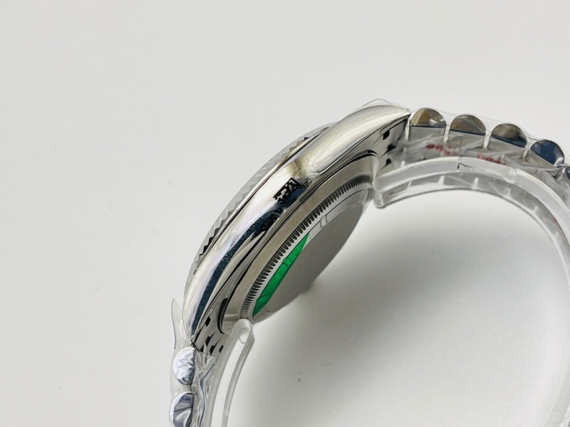 Watch0075
