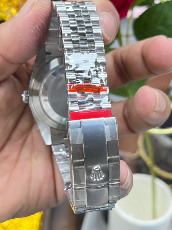 Watch0642