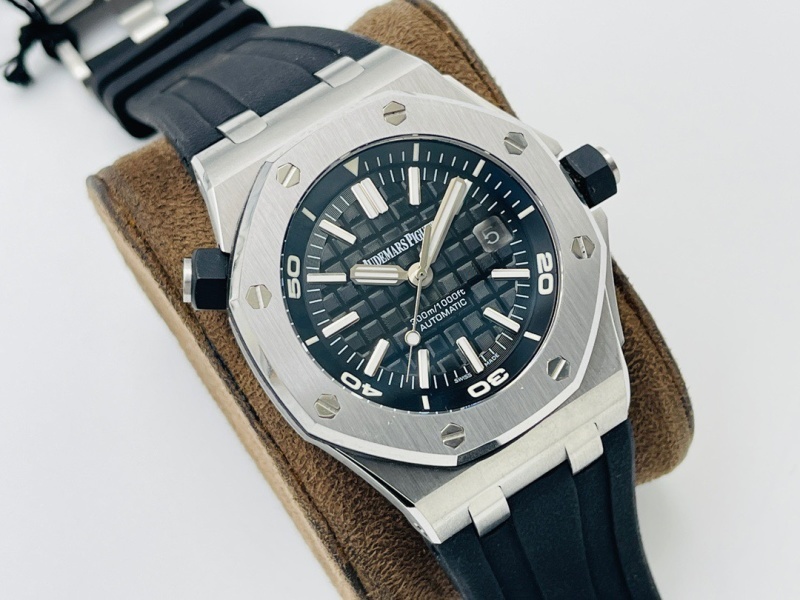 Watch0007