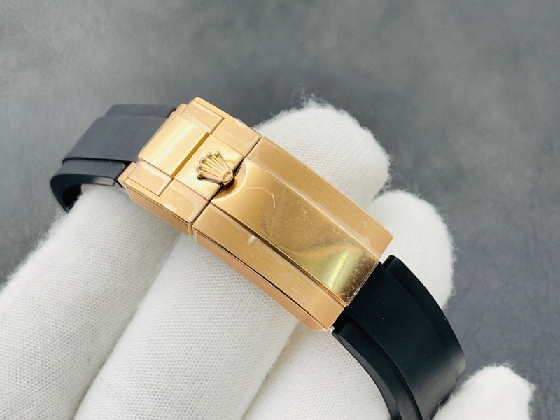 Watch0457