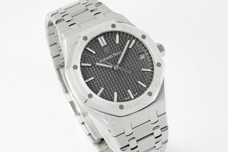 Watch0662