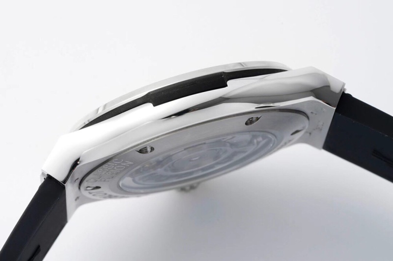 Watch0226
