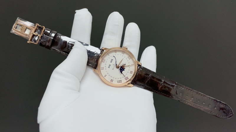 Watch0590