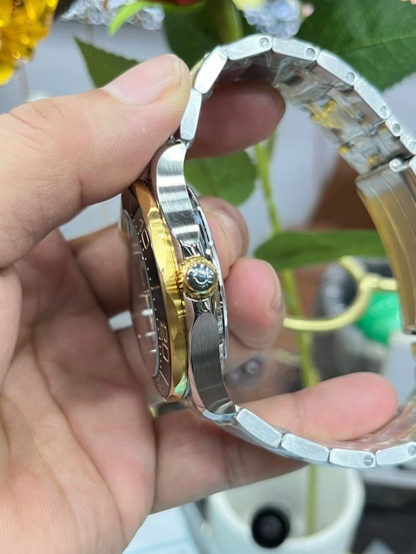 Watch0424