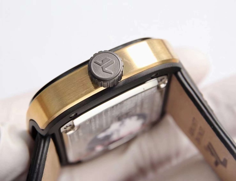 Watch0305