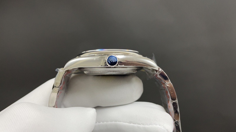 Watch0764