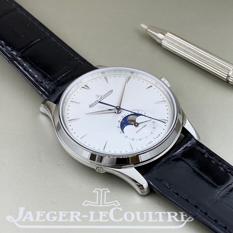 Watch0436