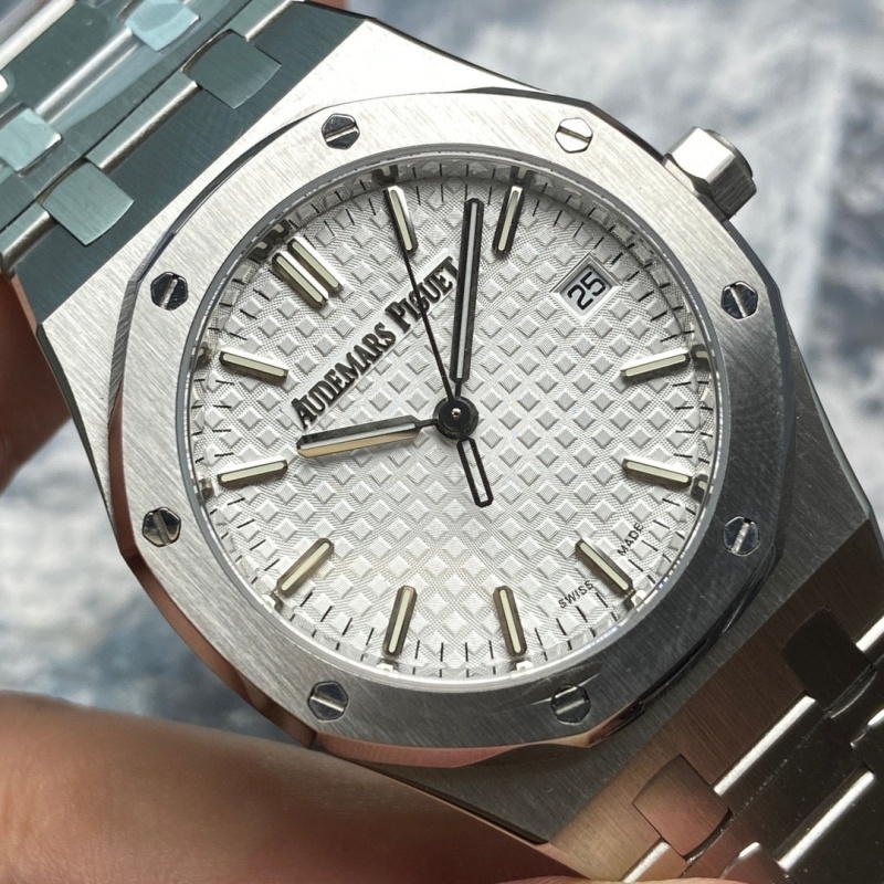 Watch0132