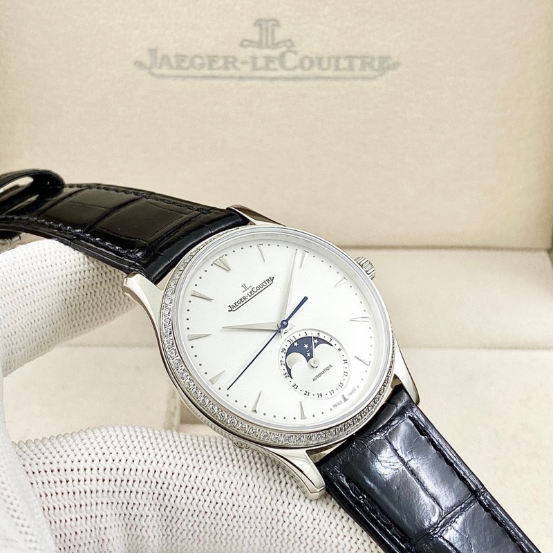 Watch0437