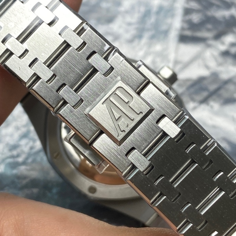 Watch0132