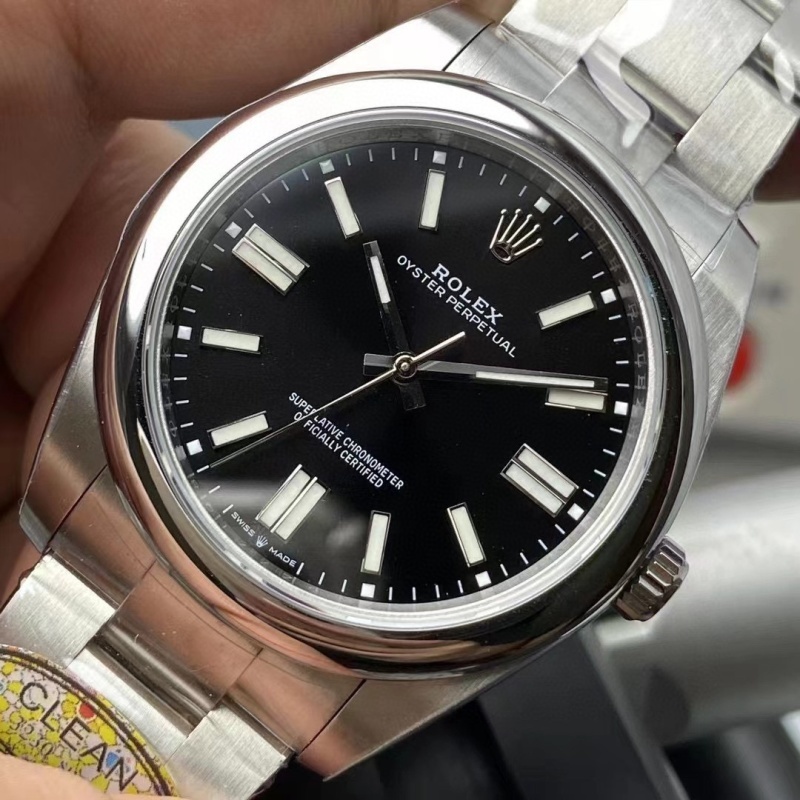 Watch0762