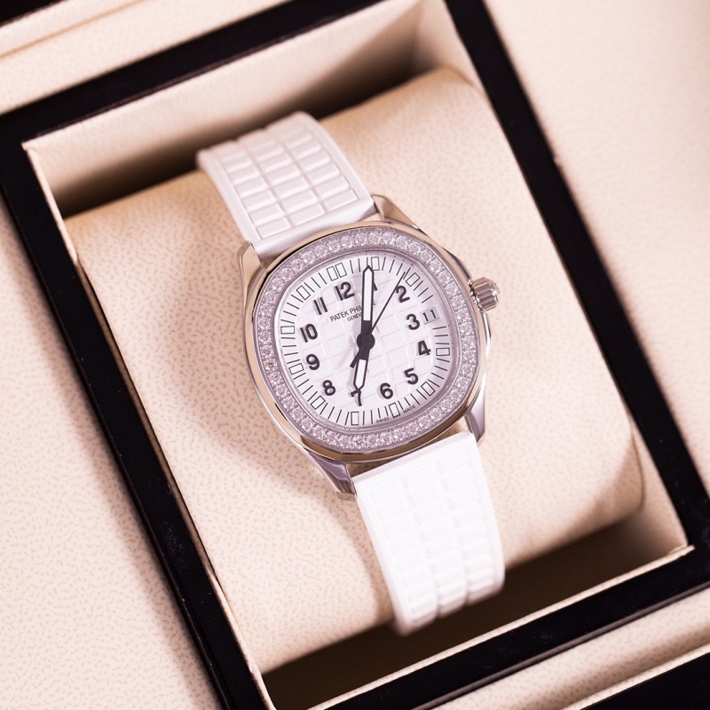 Watch0575