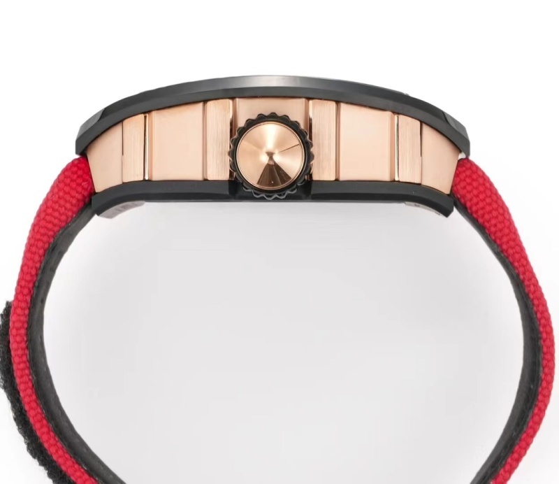 Watch0695