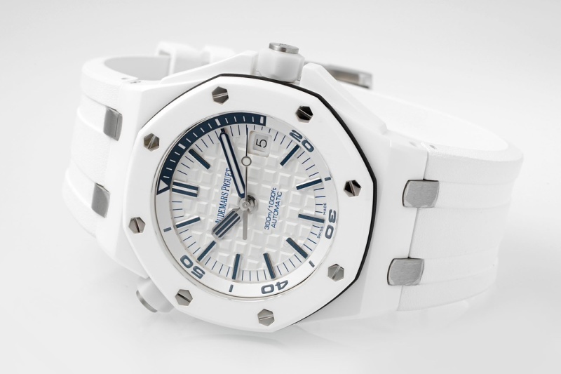 Watch0537