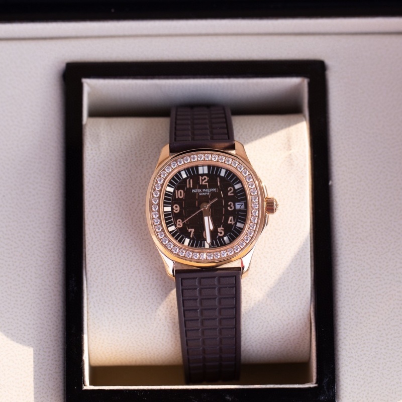 Watch0579