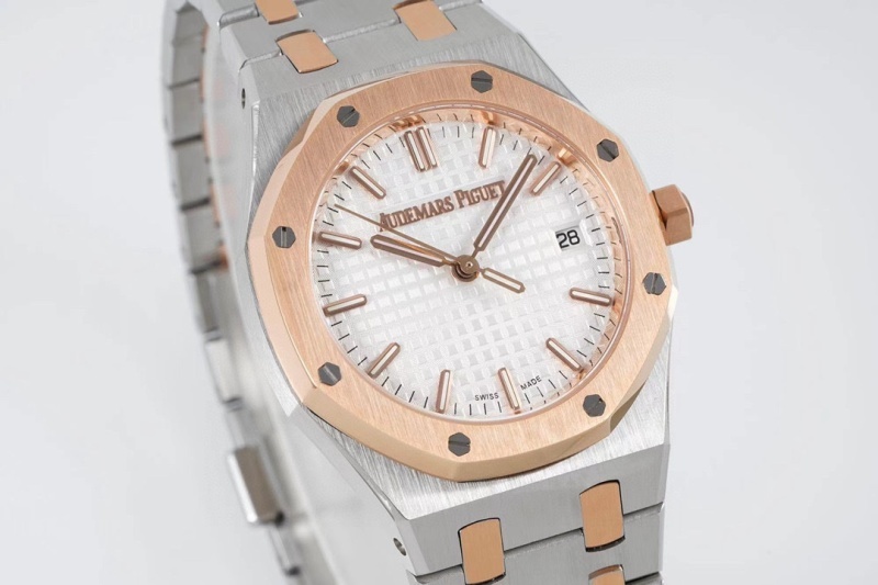Watch0384