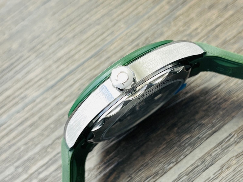 Watch0181