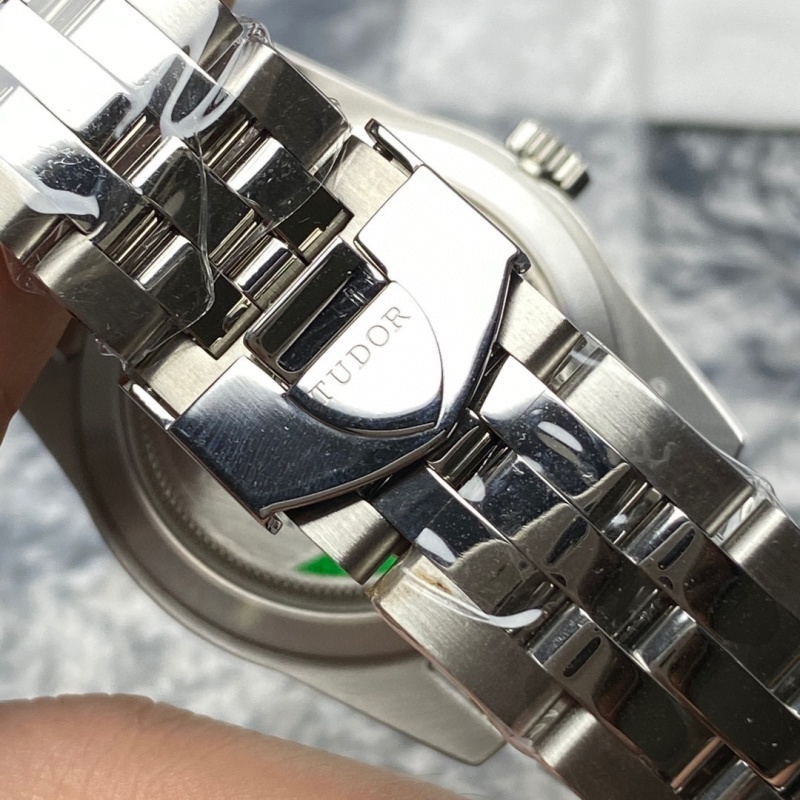 Watch0134