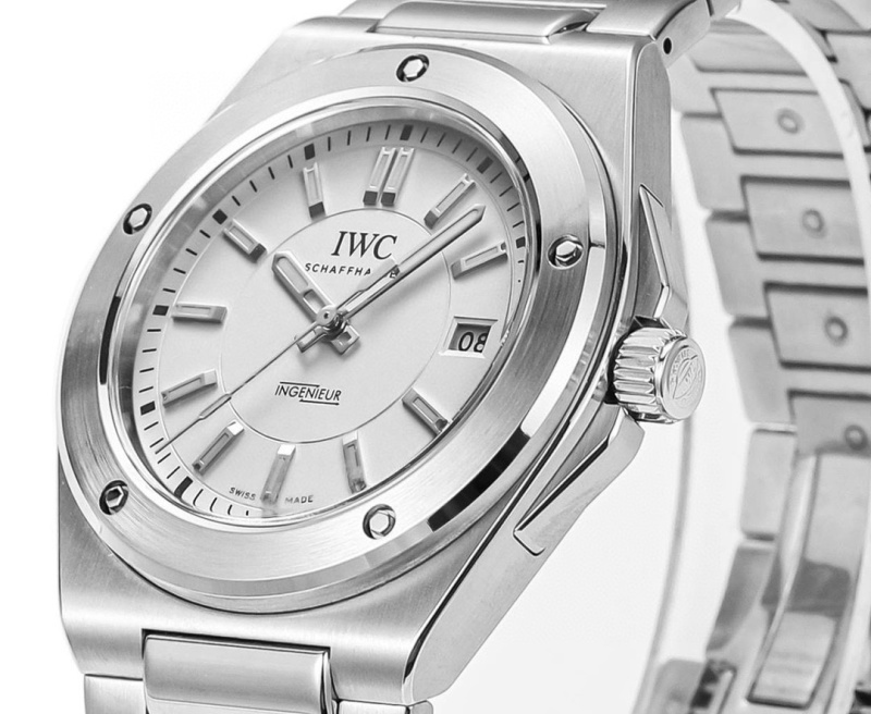 Watch0772
