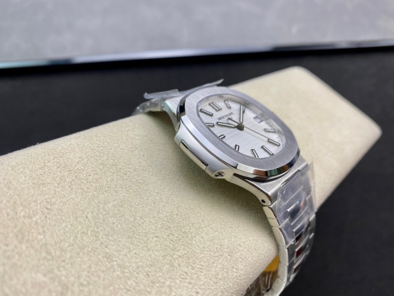 Watch0170