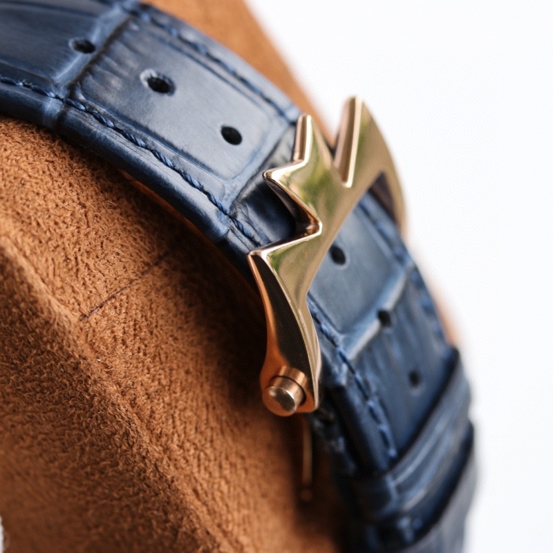Watch0582