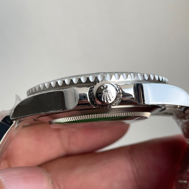 Watch0692