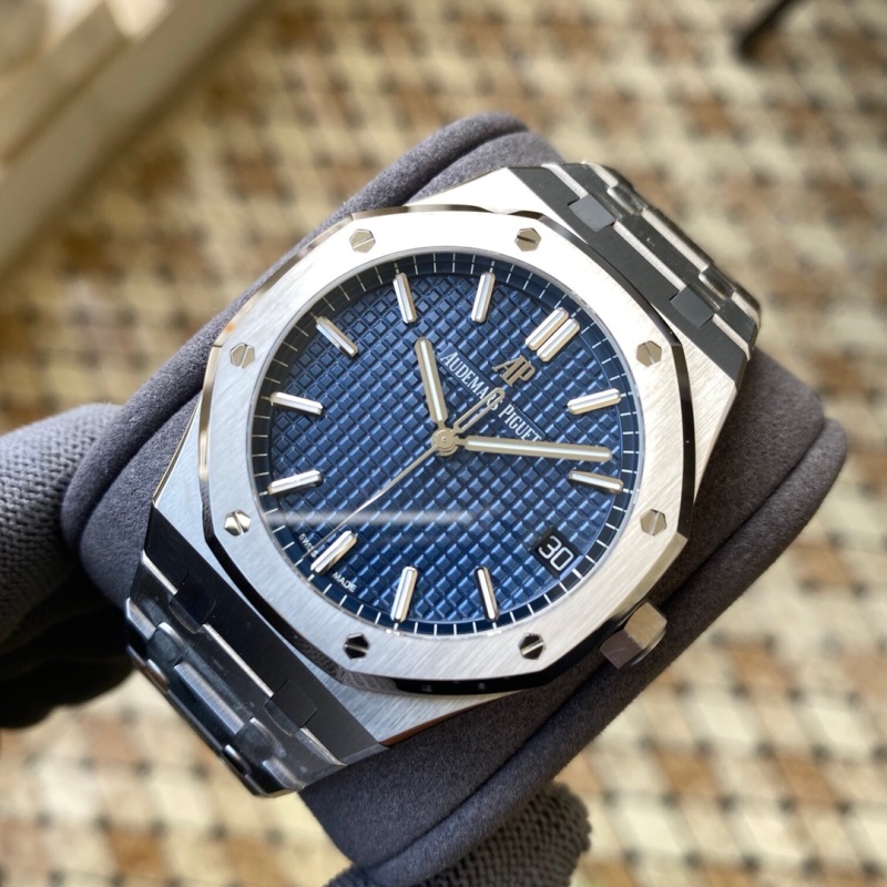 Watch0015