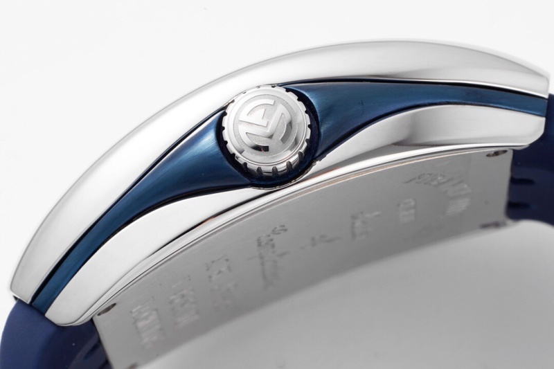 Watch0690