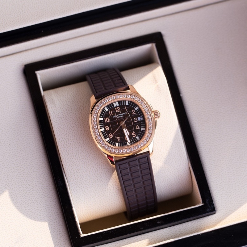 Watch0579
