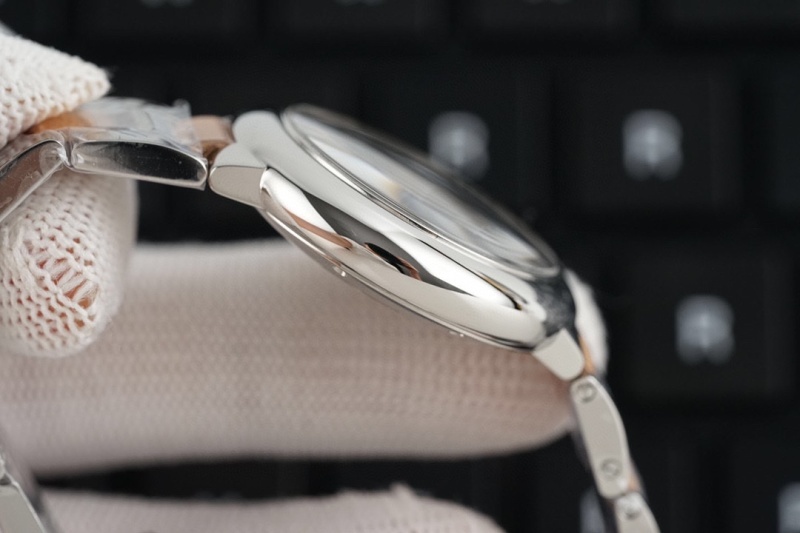 Watch0754