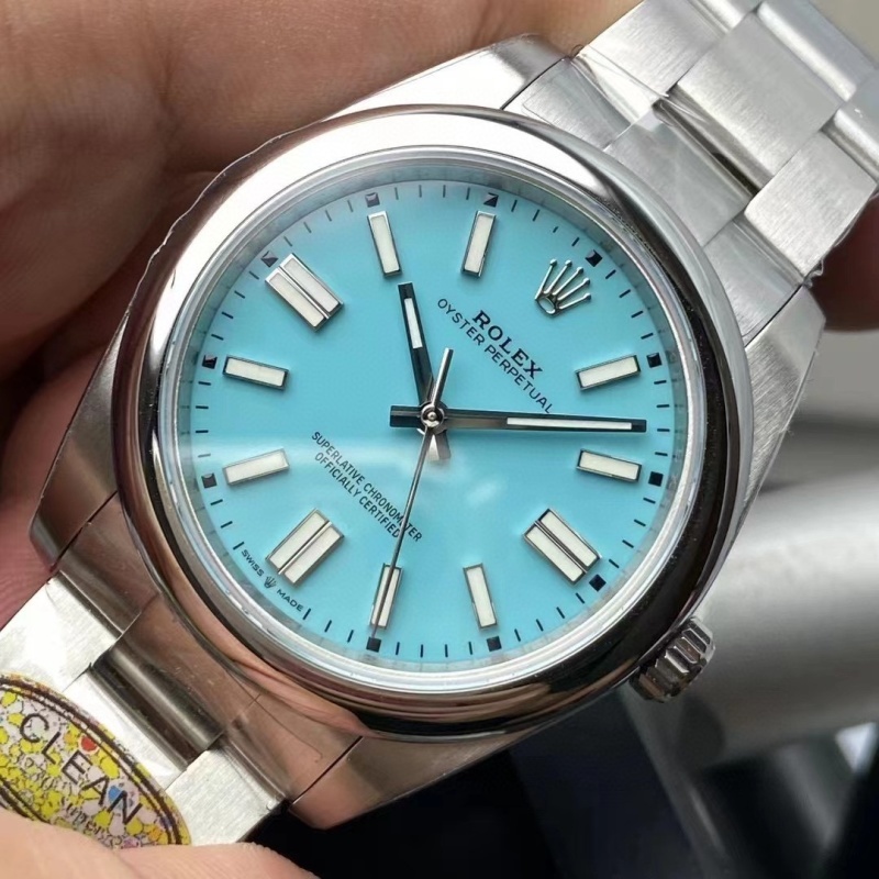 Watch0763