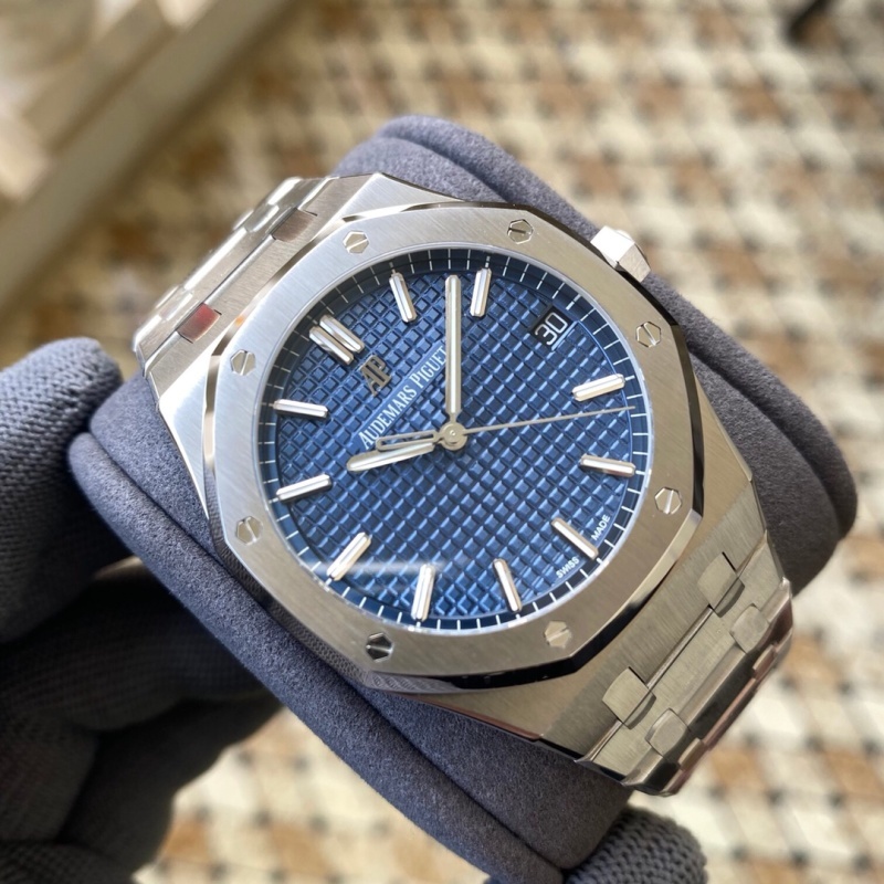 Watch0015