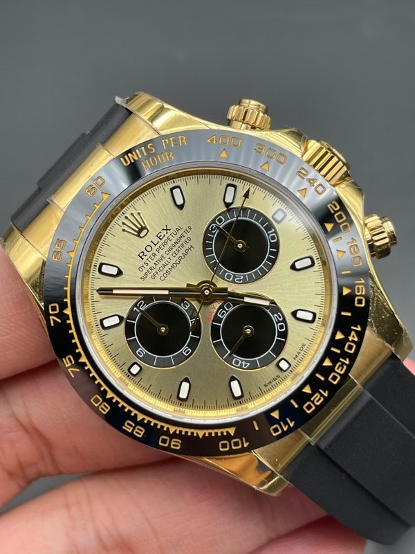 Watch0079