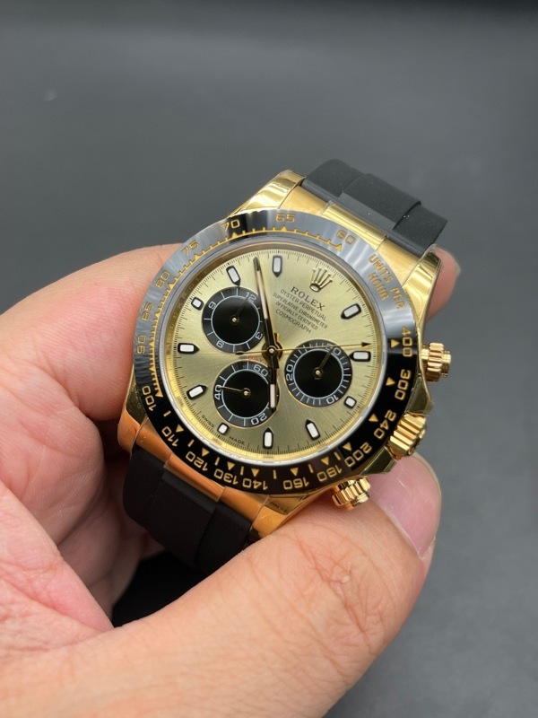 Watch0079