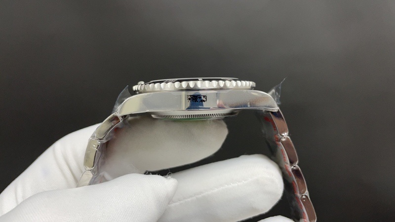 Watch0100