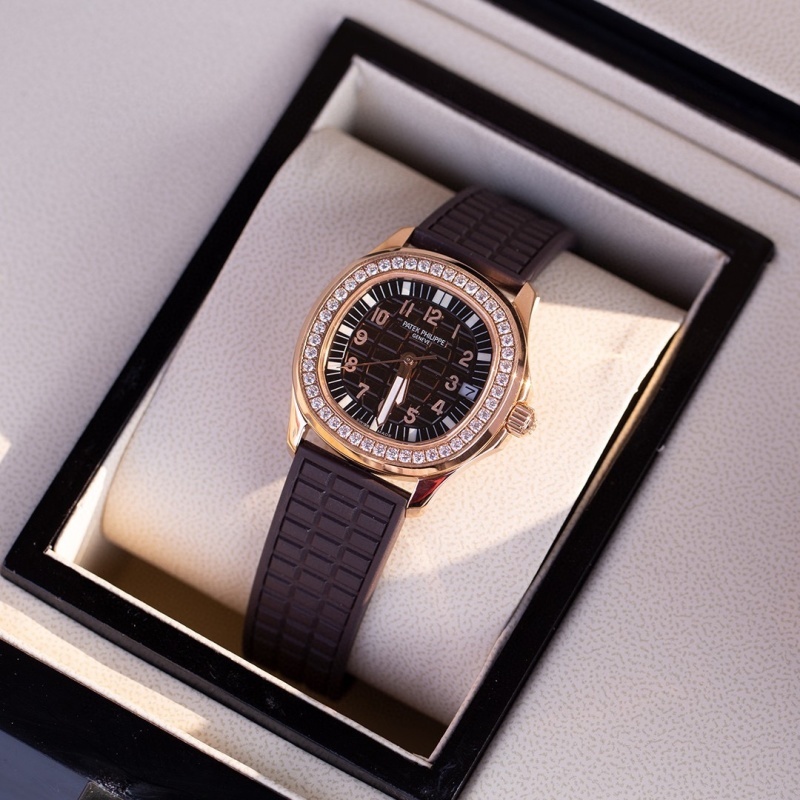 Watch0579