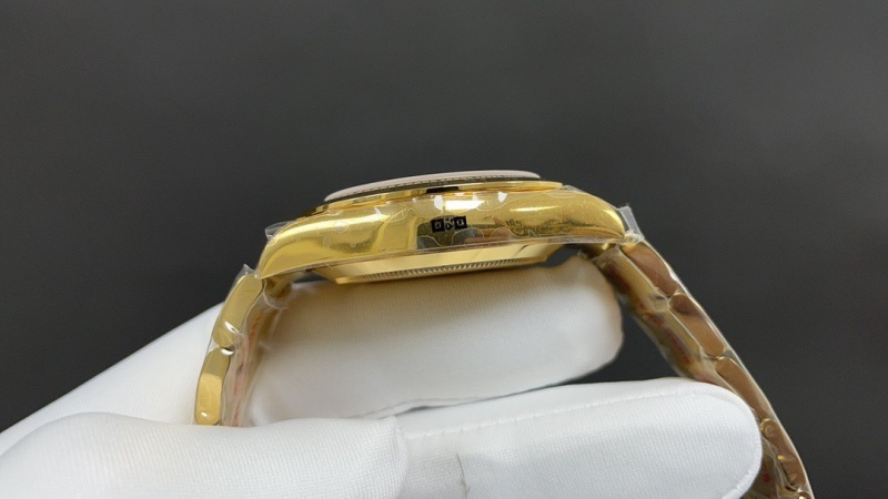 Watch0300