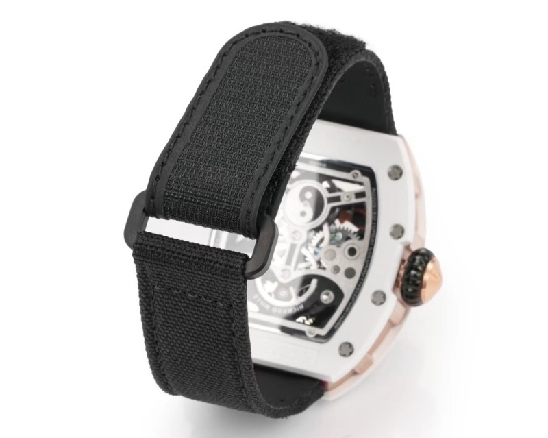 Watch0698