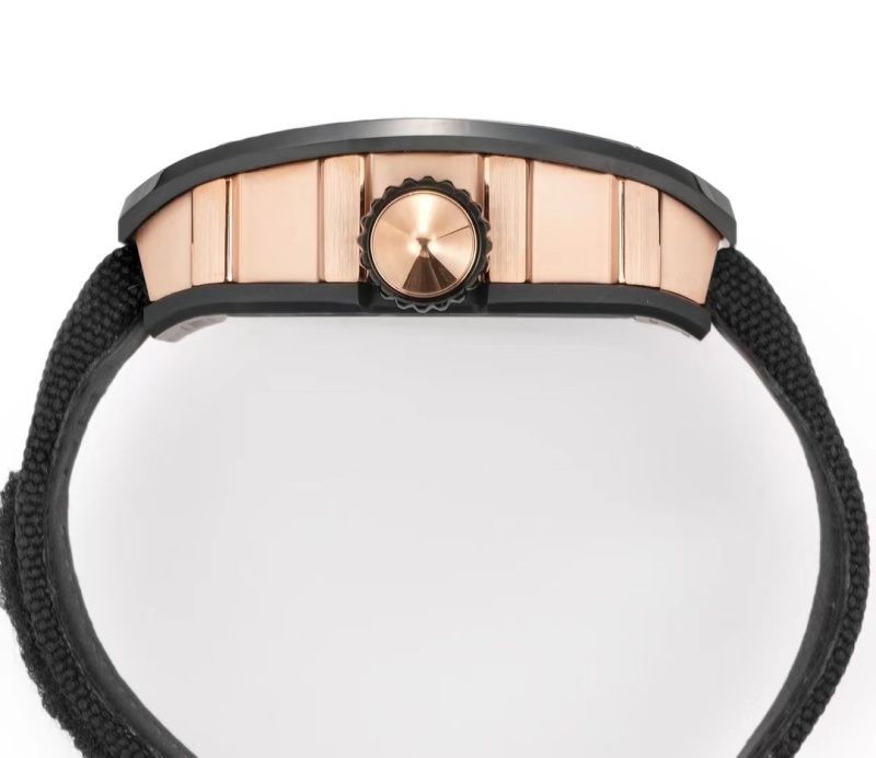 Watch0694