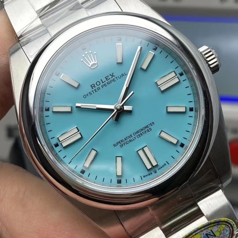 Watch0763
