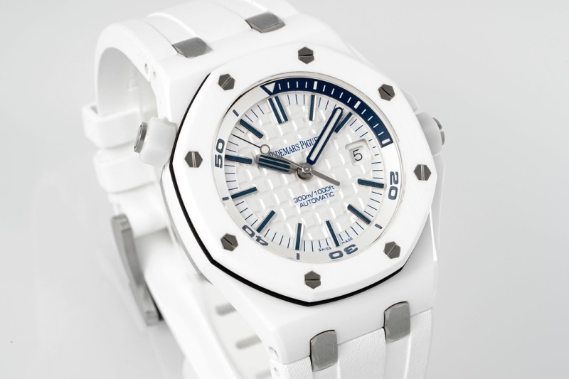 Watch0537