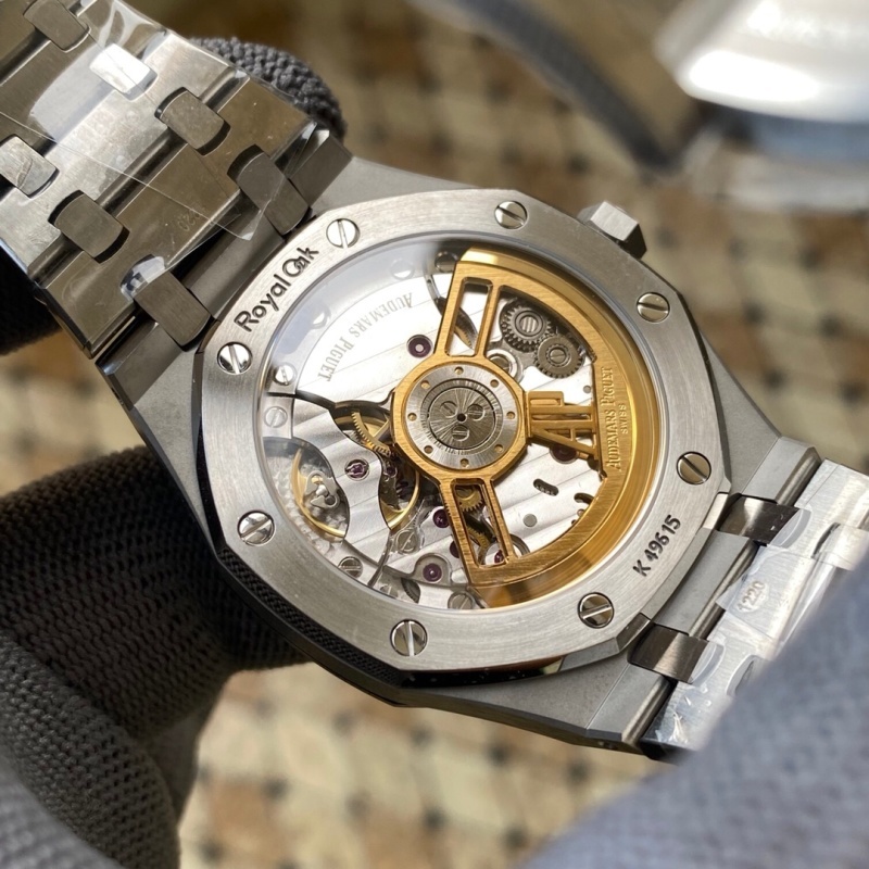 Watch0016